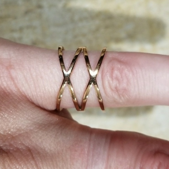 Hollow Stainless Steel Criss Cross Ring Gold - Picture 3 of 4